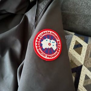 Canada Goose Women’s Trillium Down Parka Coat M Black